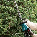 Makita UH007GM101 - 40V Max 4.0Ah 750mm XGT Heavy Duty Brushless Cordless Hedge Trimmer Combo Kit